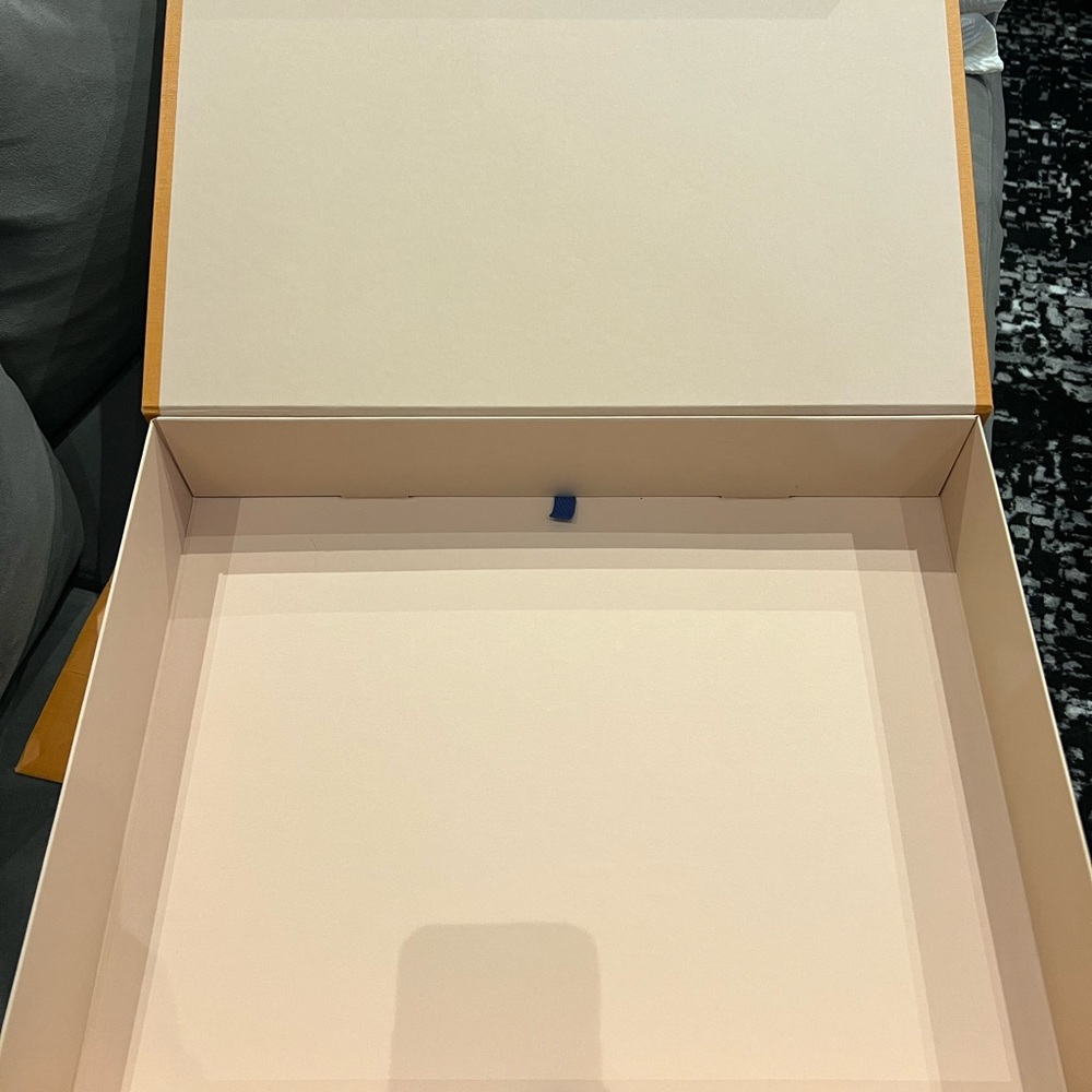 Louis Vuitton Orange Box and bag - Picture 3 of 5
